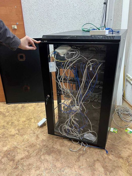 Серверний шкаф 21u