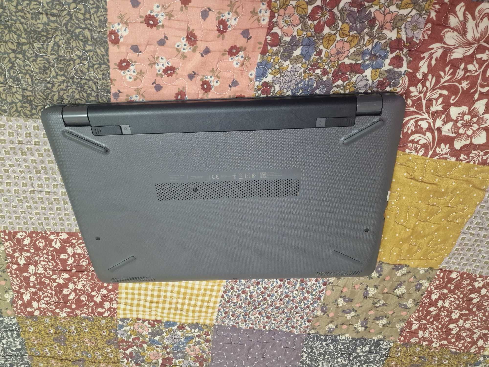 HP250G6/Full HD/Core™ i3 6006U/8DDR4/SSD256/Radeon®R5 M330 2GB