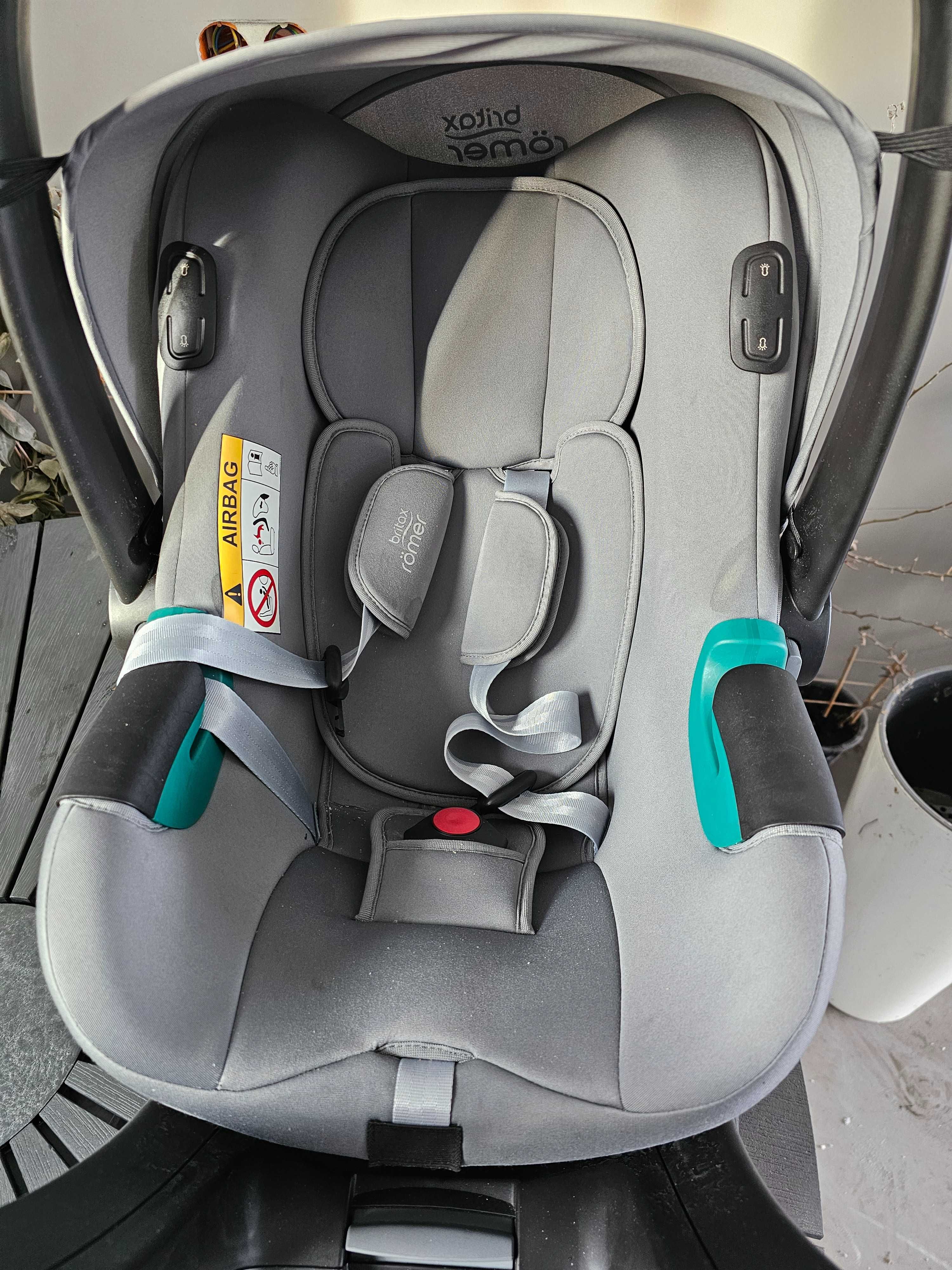 Fotelik nosidełko Britax Romer Baby-Safe iSENSE  3 i-size plus baza