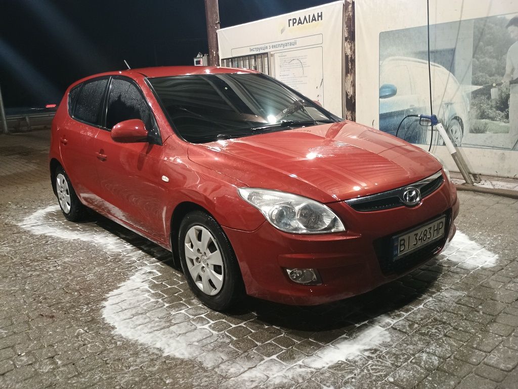 Продам Hyundai і 30 1.4