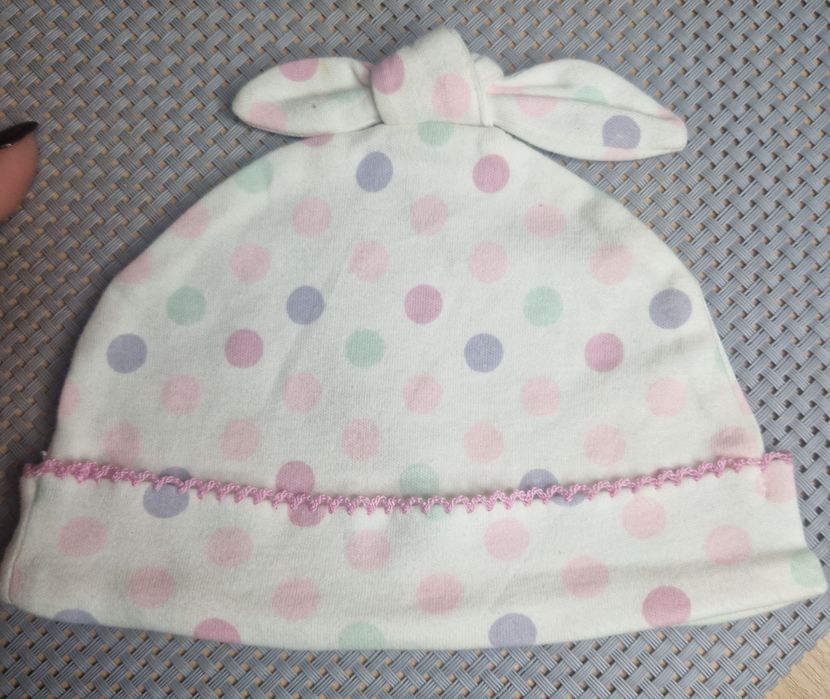 Czapeczka kropki