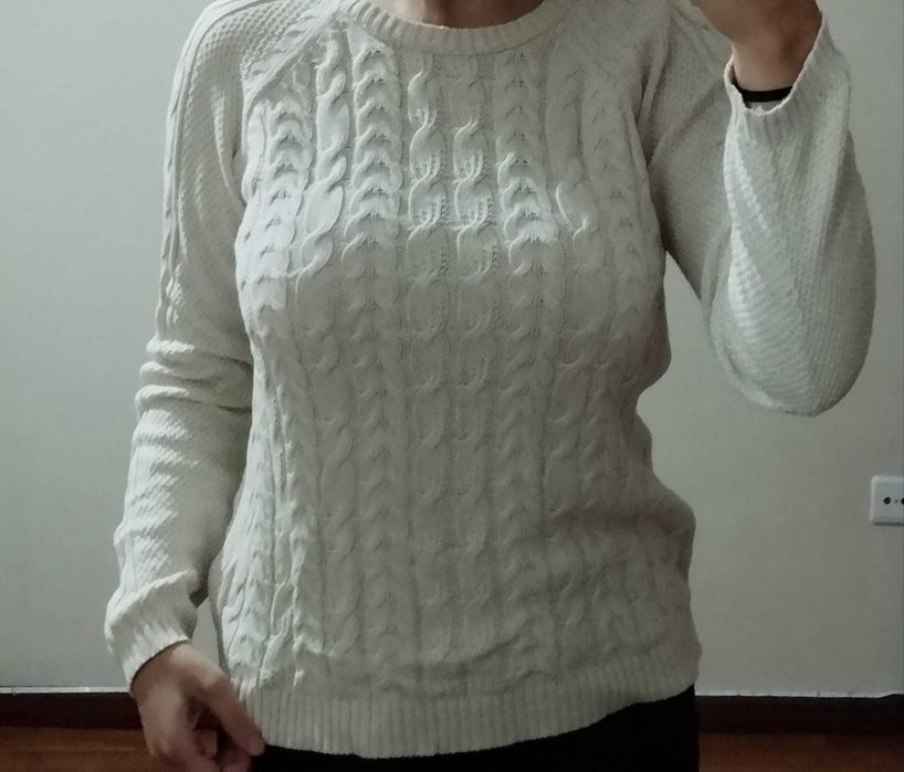 Camisola de malha branca da Stradivarius