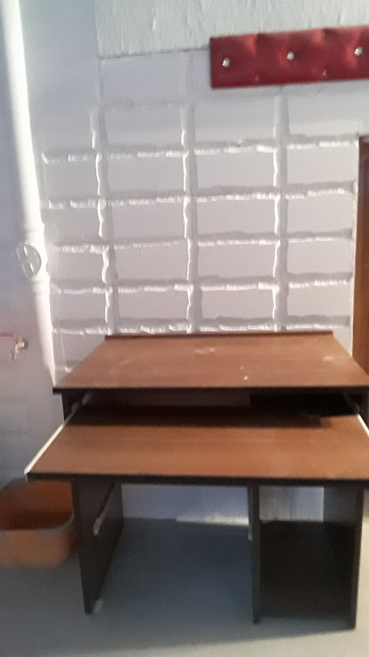 Продам столик в гарному стані