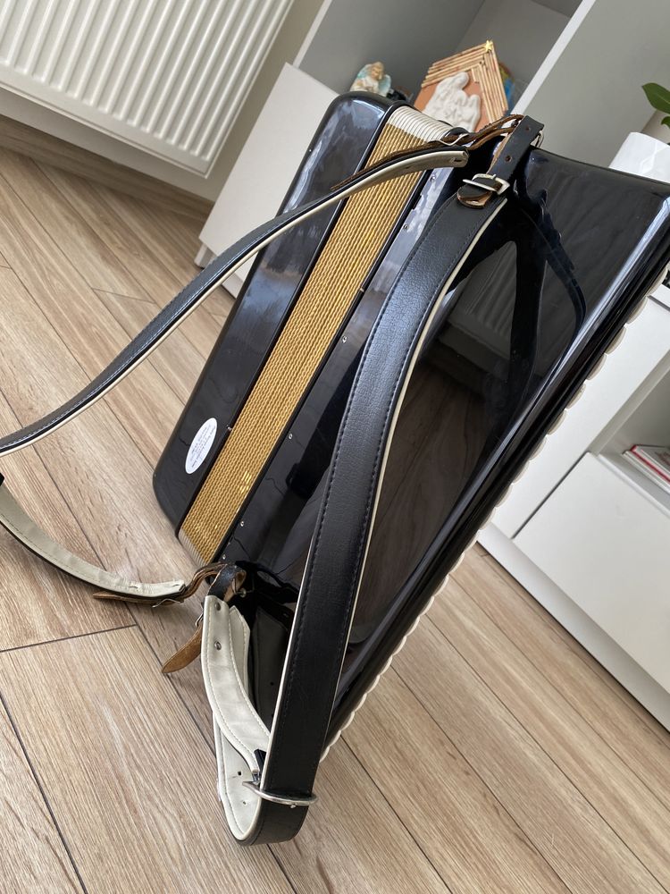 Akordeon Hohner Pirola IV