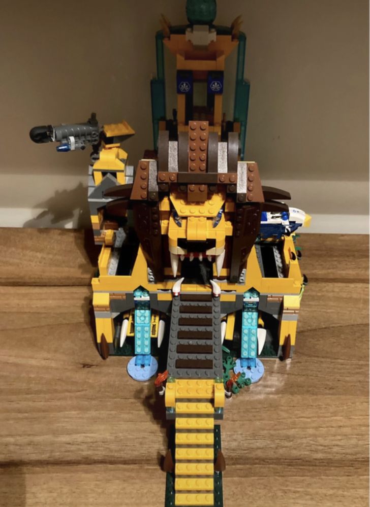 Sprzedam archiwalny zestaw Lego Chima 70010