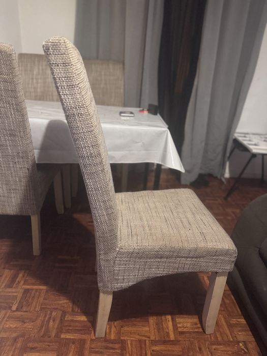 Vende se cadeiras de mesa semi usadas cremes