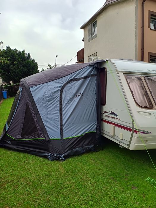 Dmuchany przedsionek do przyczepy lub kampera