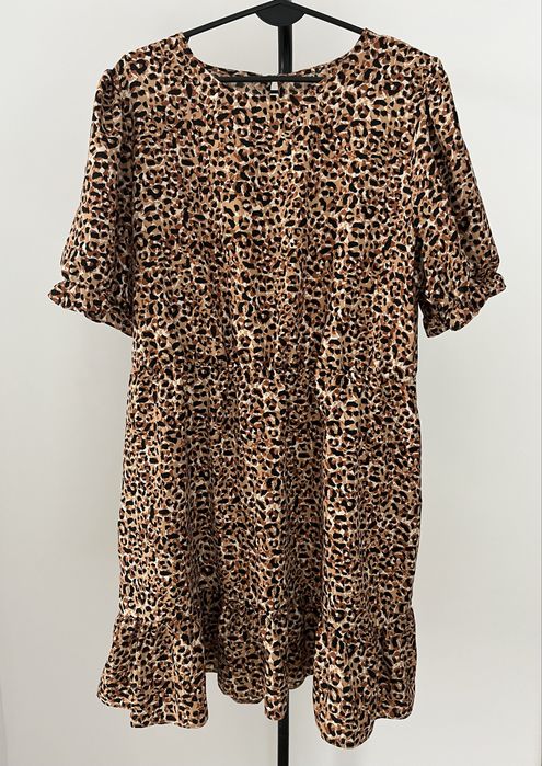 Sukienka w panterkę motyw zwierzecy szerokie rękawki plus size