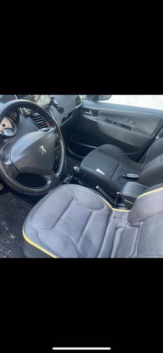 Sprzedam w idealnym stanie. Jeździła nim kobieta do pracy i z powrotem