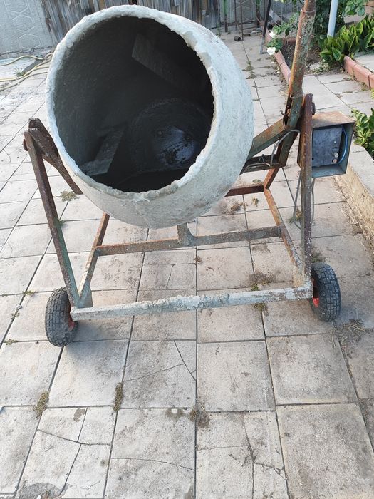 Продам бетономішалку редукторний бетонозмішувач 380В