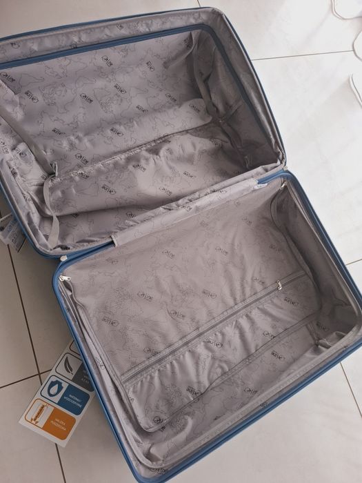 Piękna Walizka xxl 120l poszerzana