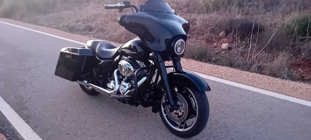 Harley  davidson street glide