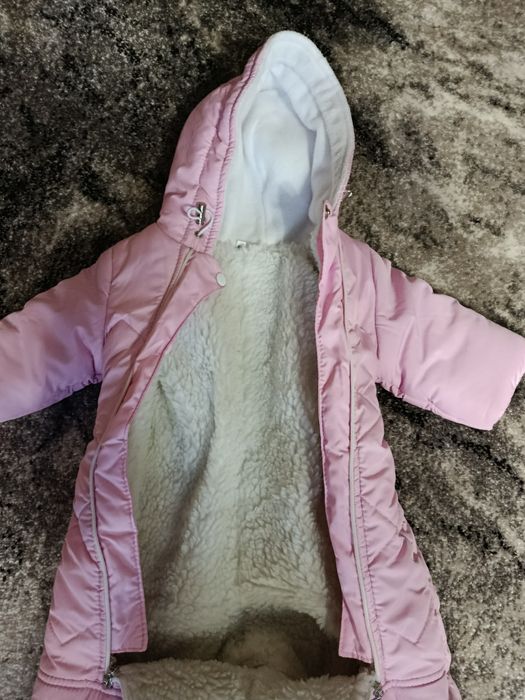 Продаю дитячий  зимовий комбінізон,дівчачий розмір 74 см