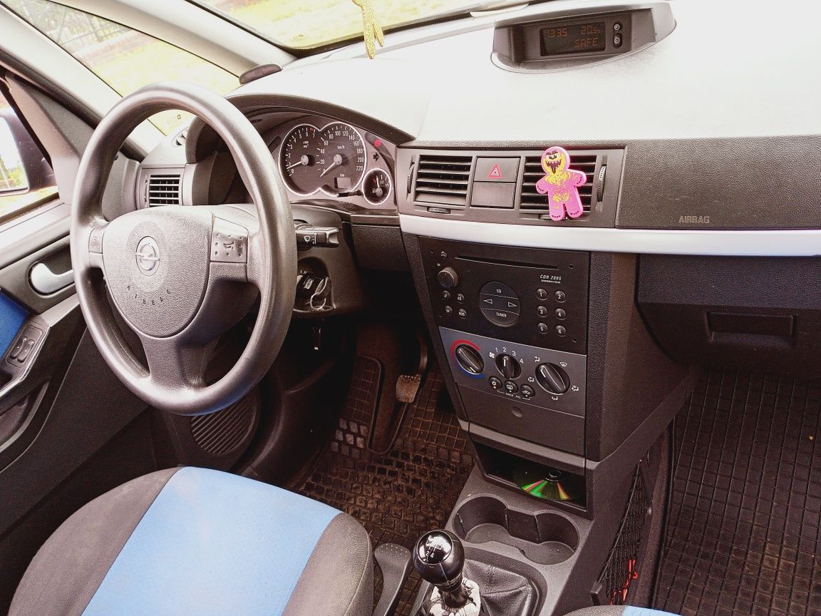 Meriva 1.6 piękny kolor,nowy rozrząd i klima