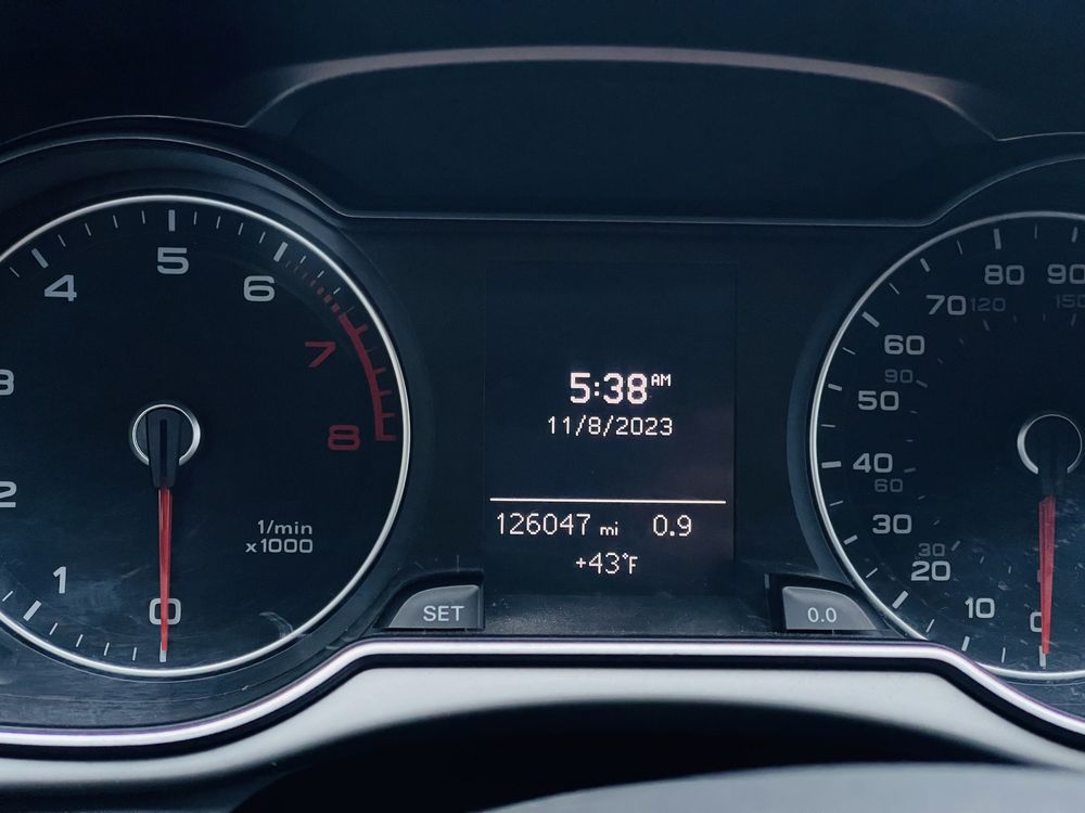 Ауди а4 Audi 2014 срочно