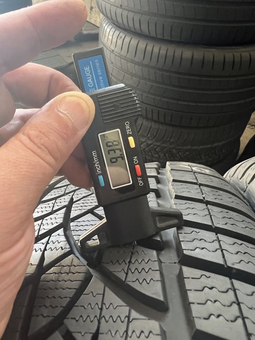 235/50/19 R19 Goodyear Ultra Grip Perfomance GEN1 4шт зима