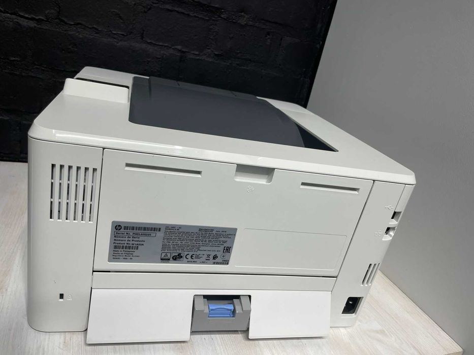 HP LaserJet M404dn офісний принтер з автоматичним двостороннім друком