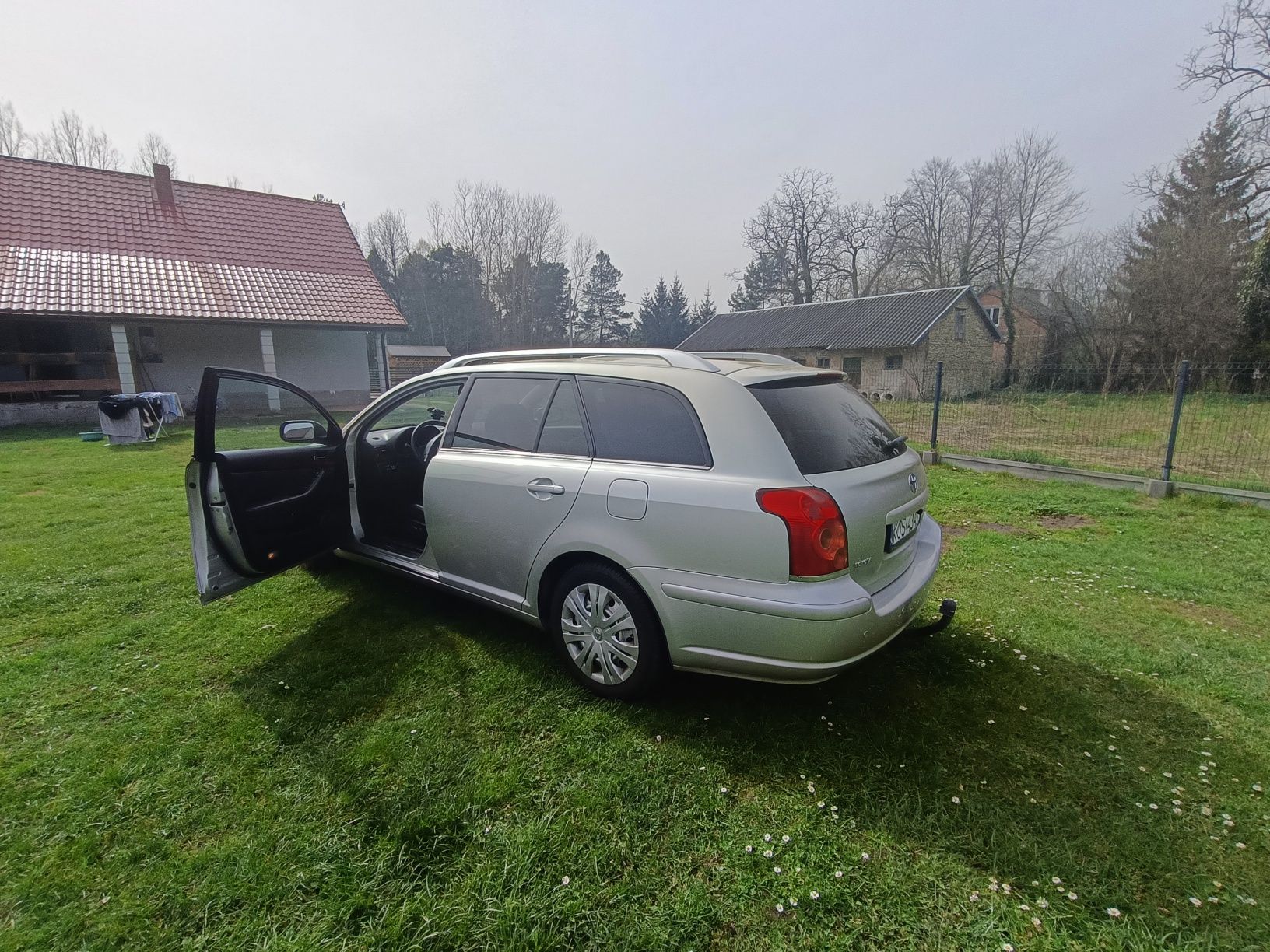 Toyota Avensis, automat, skóry, gas, hak. Nowe oplaty