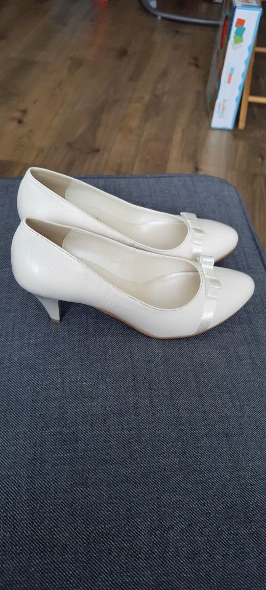 Buty ślubne r.39 ecru