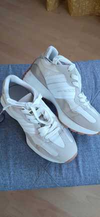 Sneakersy biało-beżowe roz.35