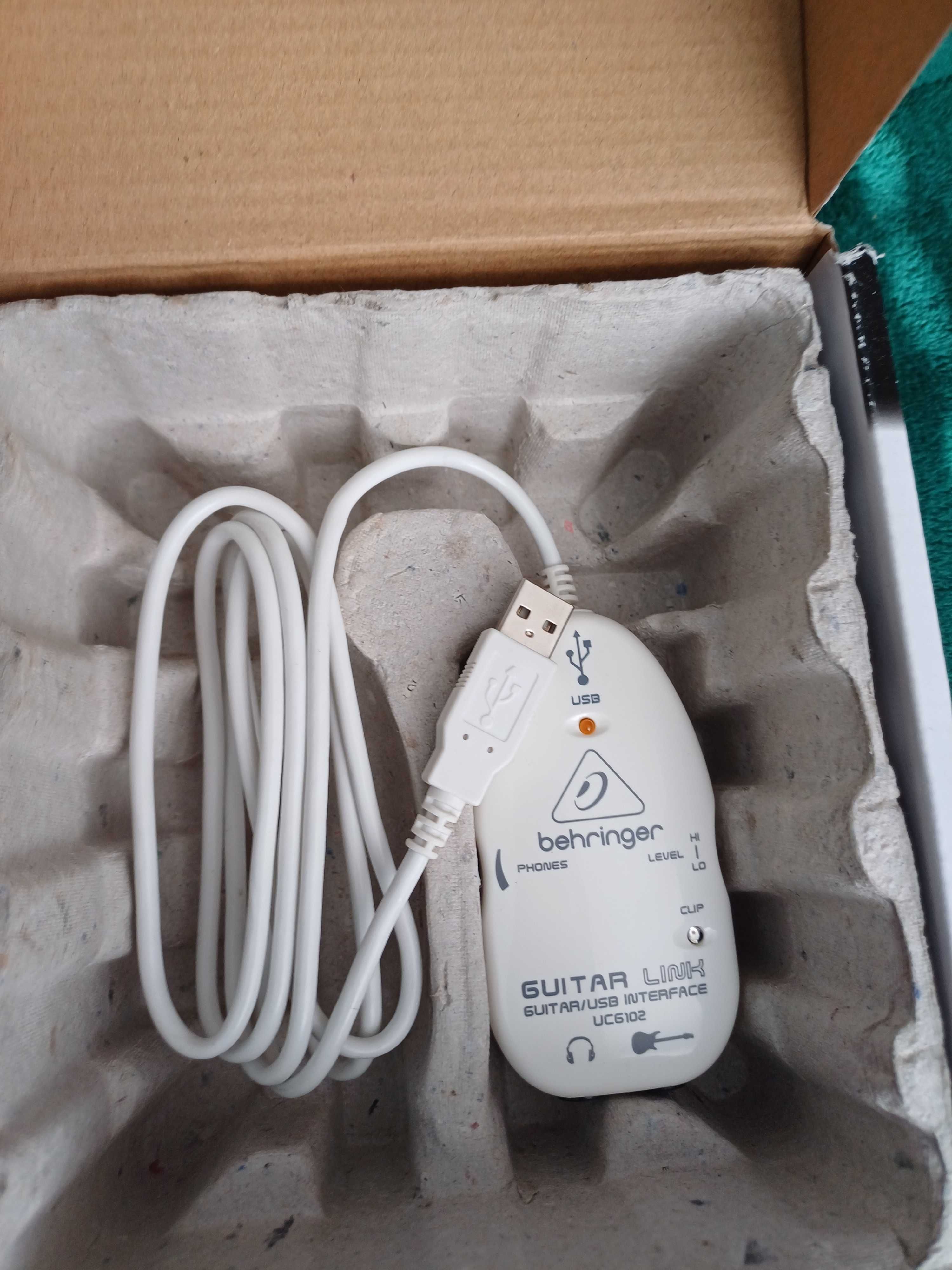 Behringer UCG102 USB guitar interface