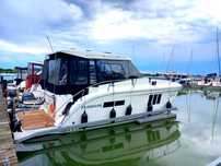 Czarter jachtu Stillo 30 - Mazury houseboat jacht motorowy wynajem