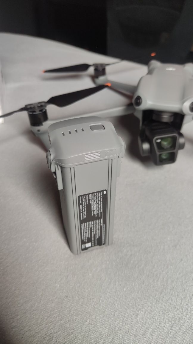 Dji mavic air 3 + kontroler rc2 nowy display unit