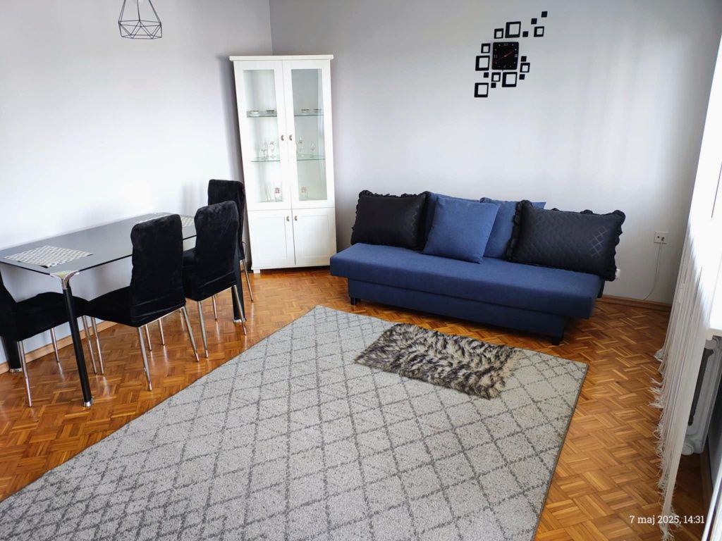 Duży pokój z balkonem do wynajęcia od zaraz.