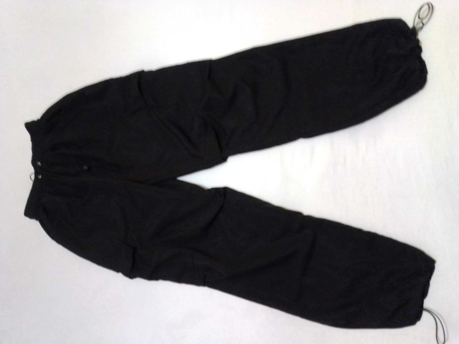 Calças pretas estilo treino