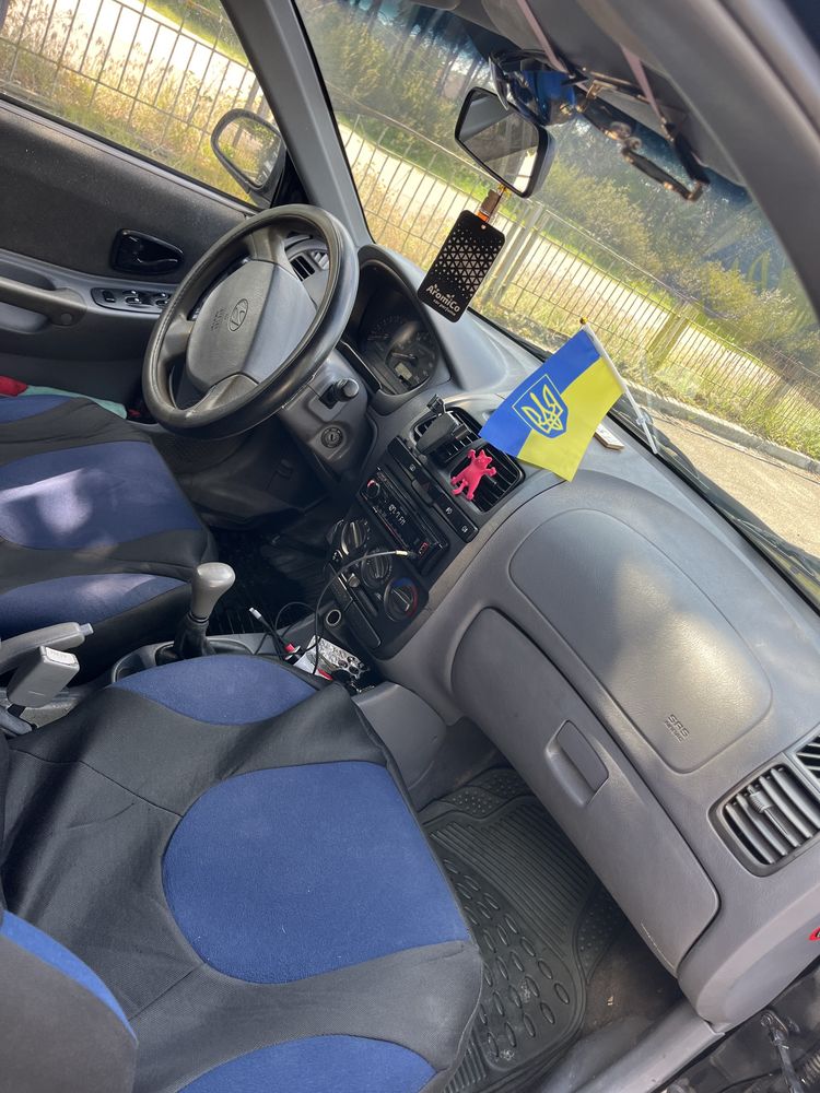 Hyundai accent 2005