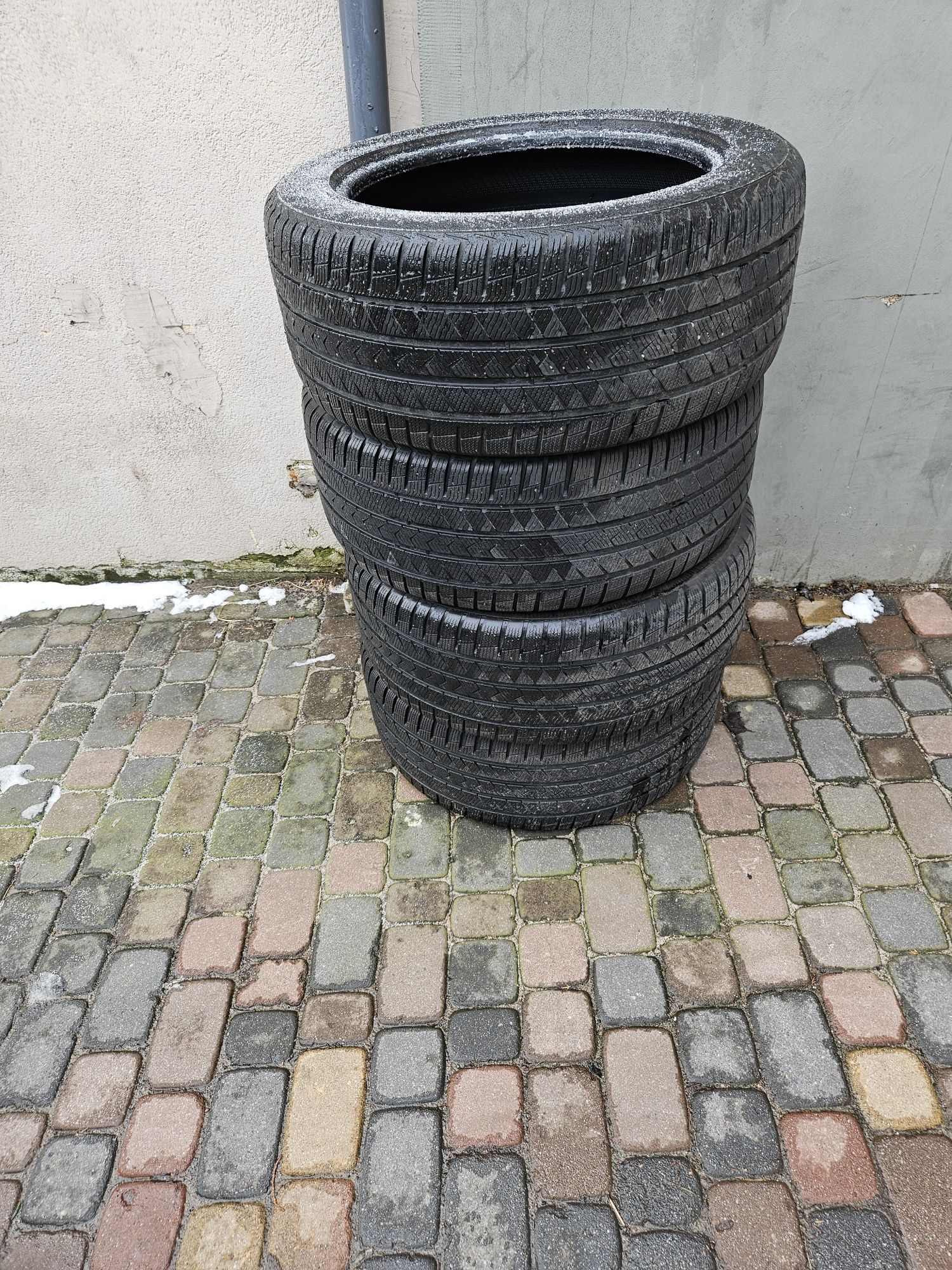 Całoroczne opony Vredestein Quatrac PRO 285/45R20 112 Y XL