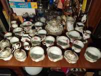 Porcelana CHODZIEŻ.. 34 sztuki, ładny stan, do ustalenia..