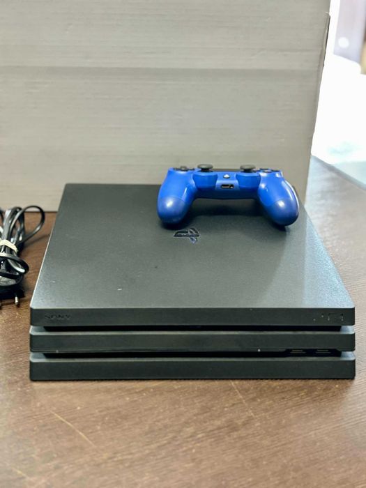 Konsola Sony PlayStation 4 Pro 1 TB + Pad