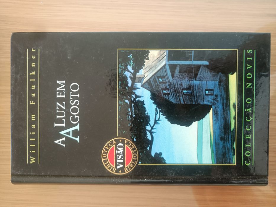 Vendo livro A Luz em Agosto