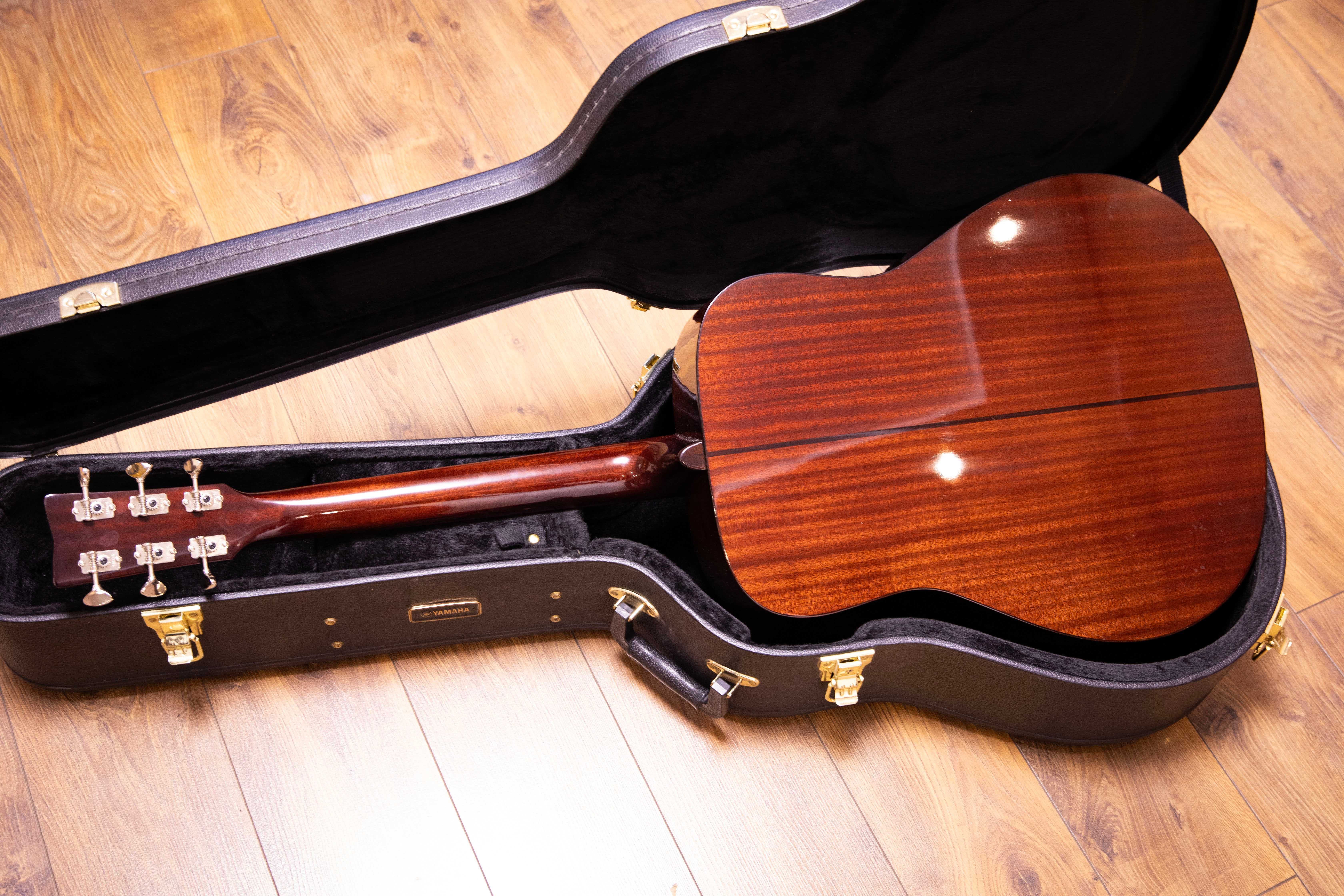Топовая акустическая гитара YAMAHA FG180-50TH Red label