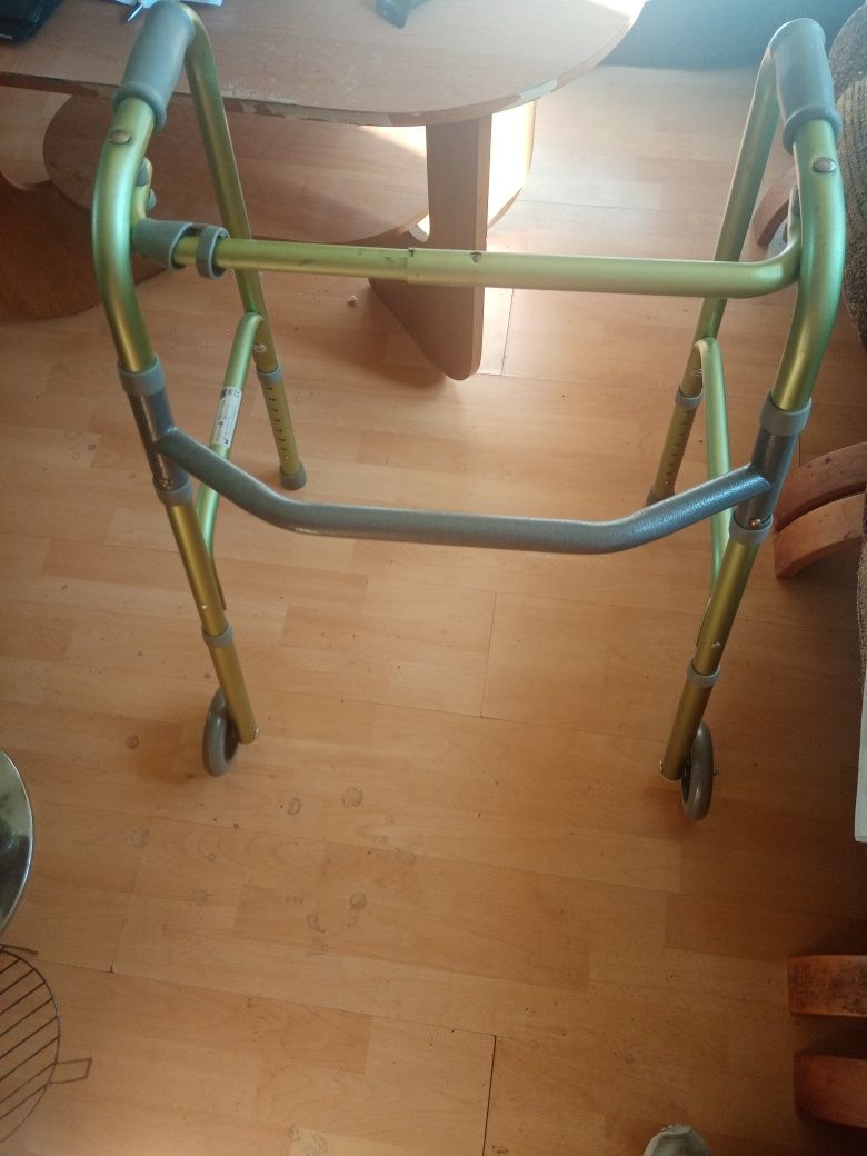 Sprzedam balkonik na dużych kołach JMC-C 3016 W5 zielony
