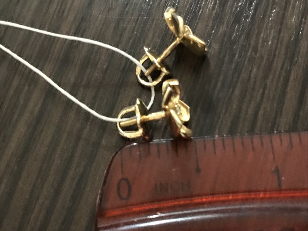 Дёшево новые золотые серьги с бриллиантами в желтом золоте 585 пр.