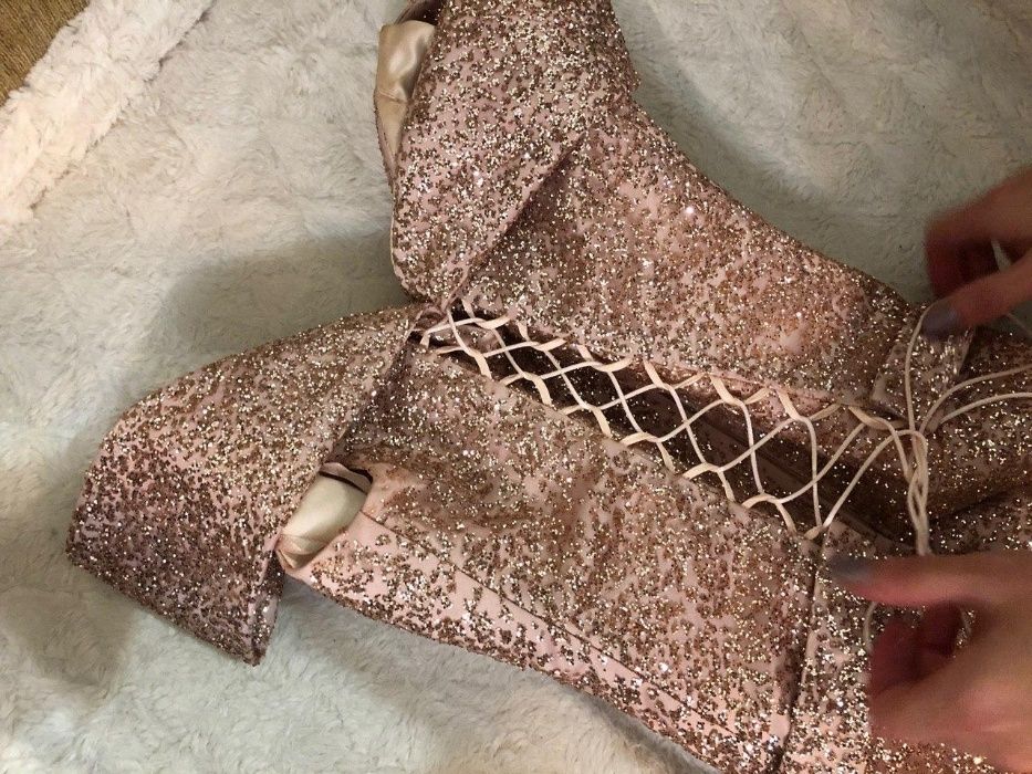 Нарядне святкове  плаття