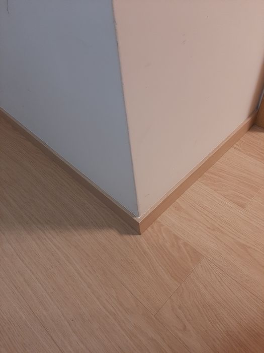 Złota rączka montaż mebli składanie skręcanie Układanie paneli Stolarz