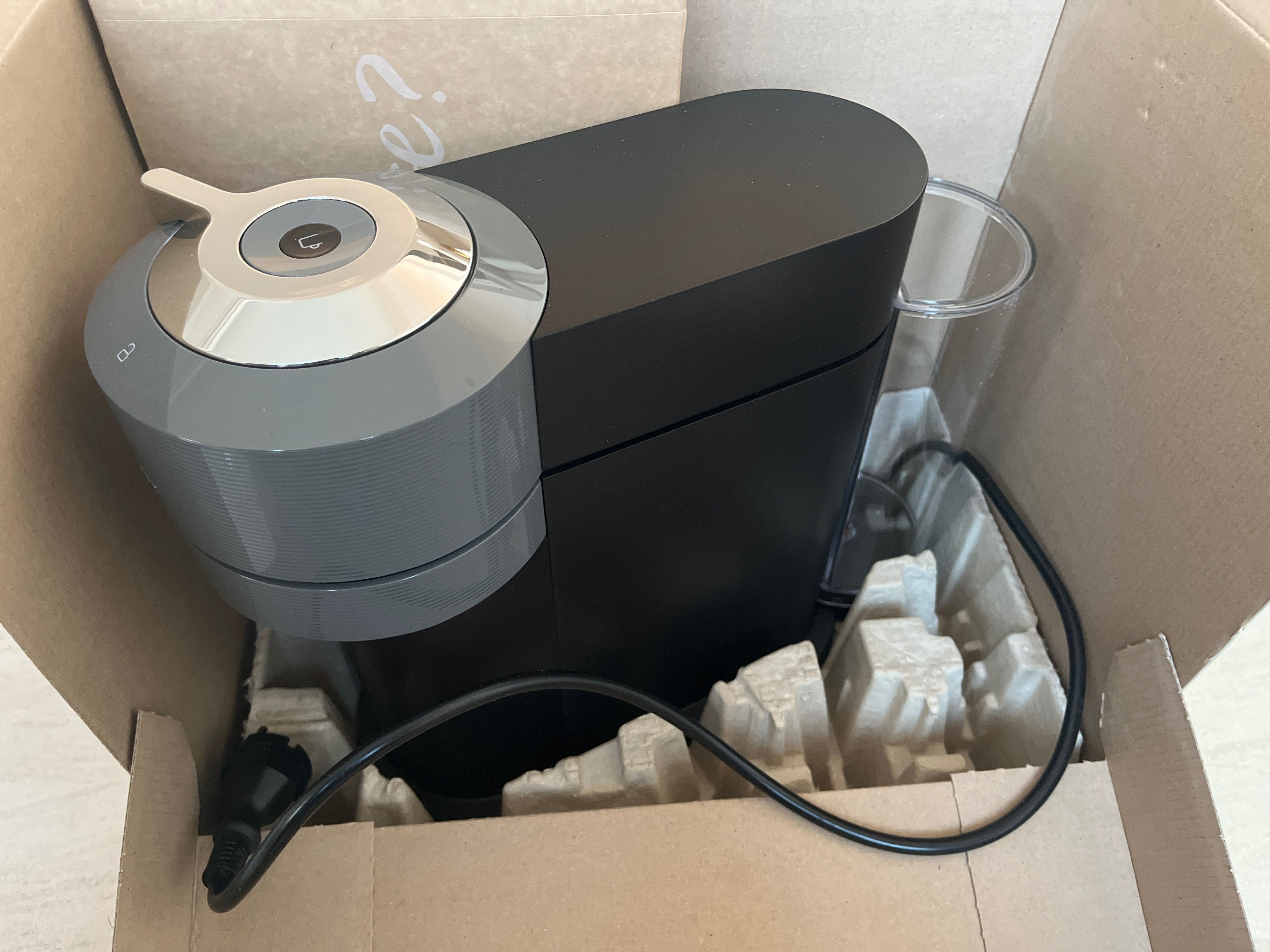 Coffee machine Nespresso GDV1 new