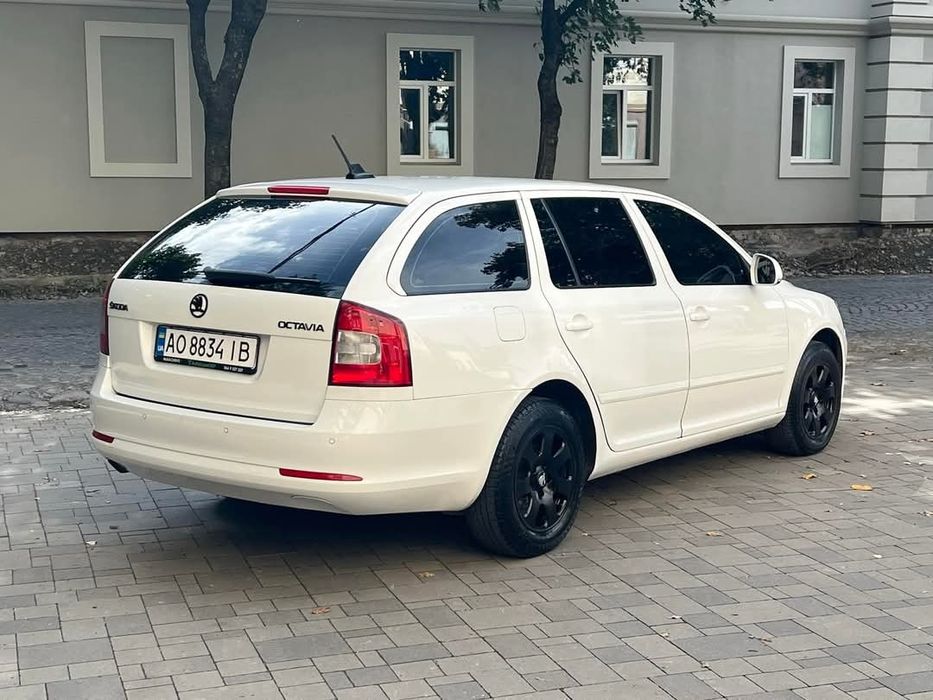 Skoda Octavia 2011 1.6 дизель автомат
