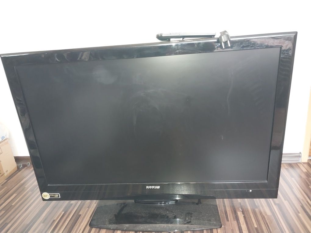 Telewizor uszkodzony  Easy Touch 42 cale z pilotem