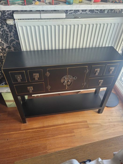 Komoda czarna ze zlotymi przecierkami, WESTWING