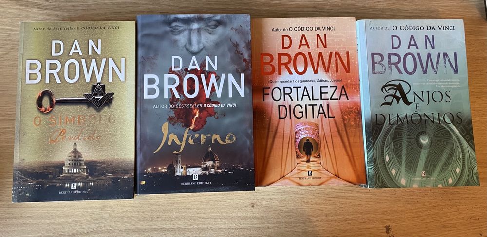 Livros José Rodrigues dos Santos, Dan Brown e Daniel Silva