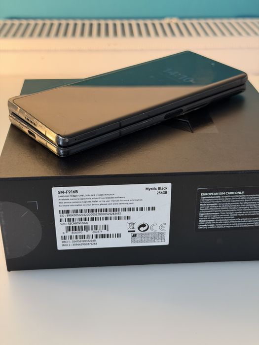 Samsung Galaxy Z Fold 2