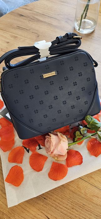 Damska torebka Wittchen crossbody z ekoskóry w monogram granatowa