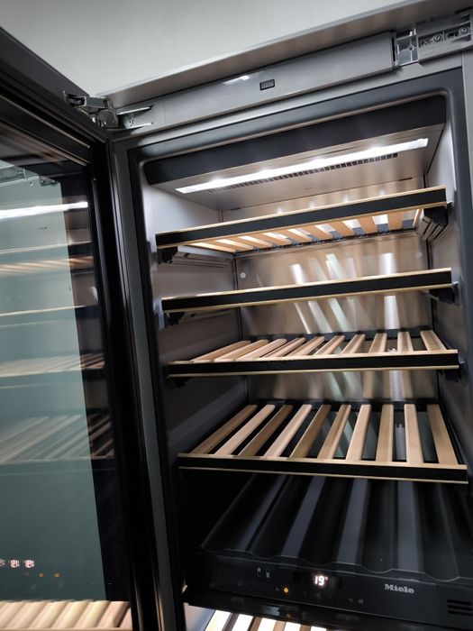 Okazja!!!Lodówka na wino do zabudowy MIELE KWT 6722 iGS-1  push2open