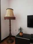 Lampa stojąca antyk retro skóra