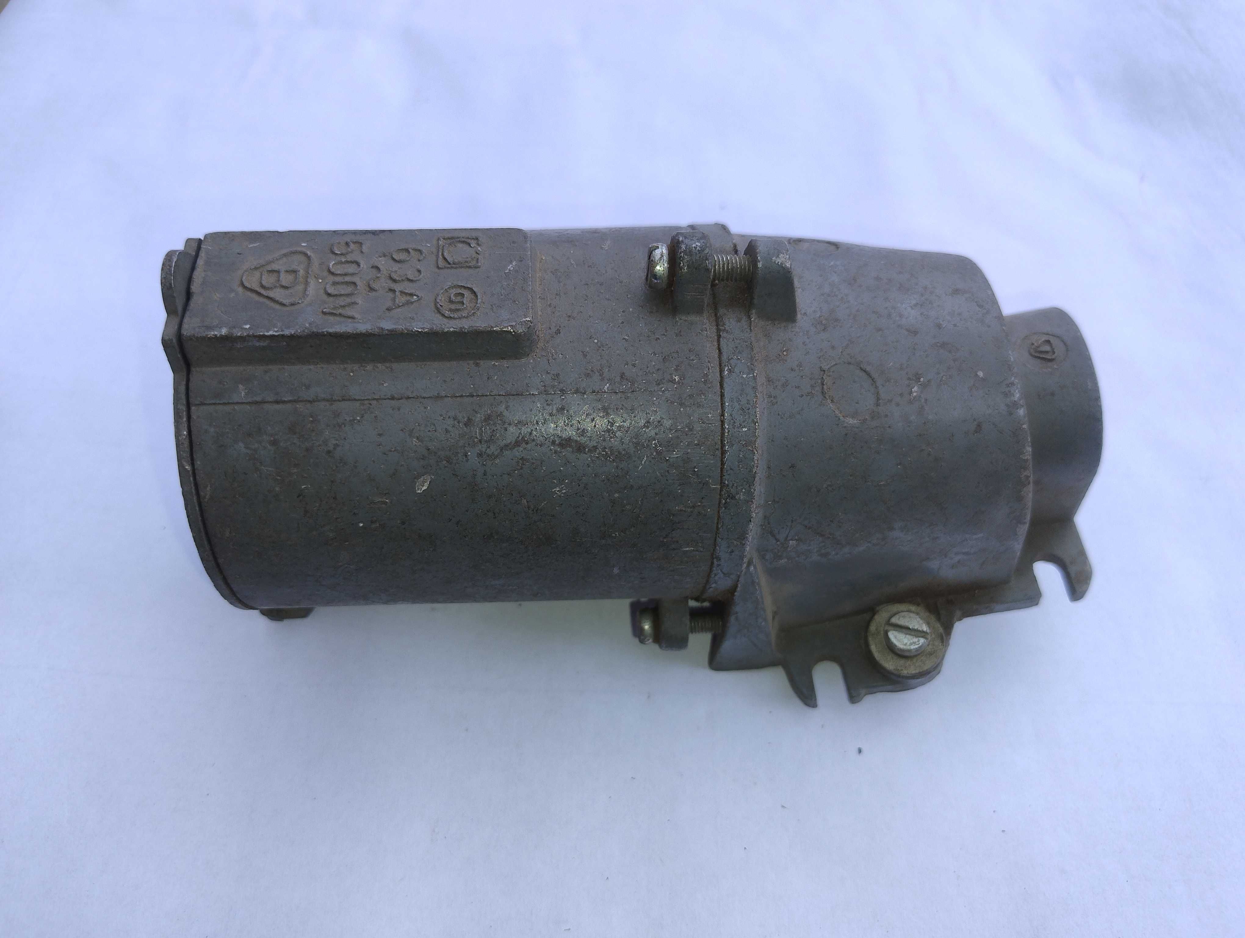 Gniazdo siłowe 380V 63A 4P metalowe nieużywane