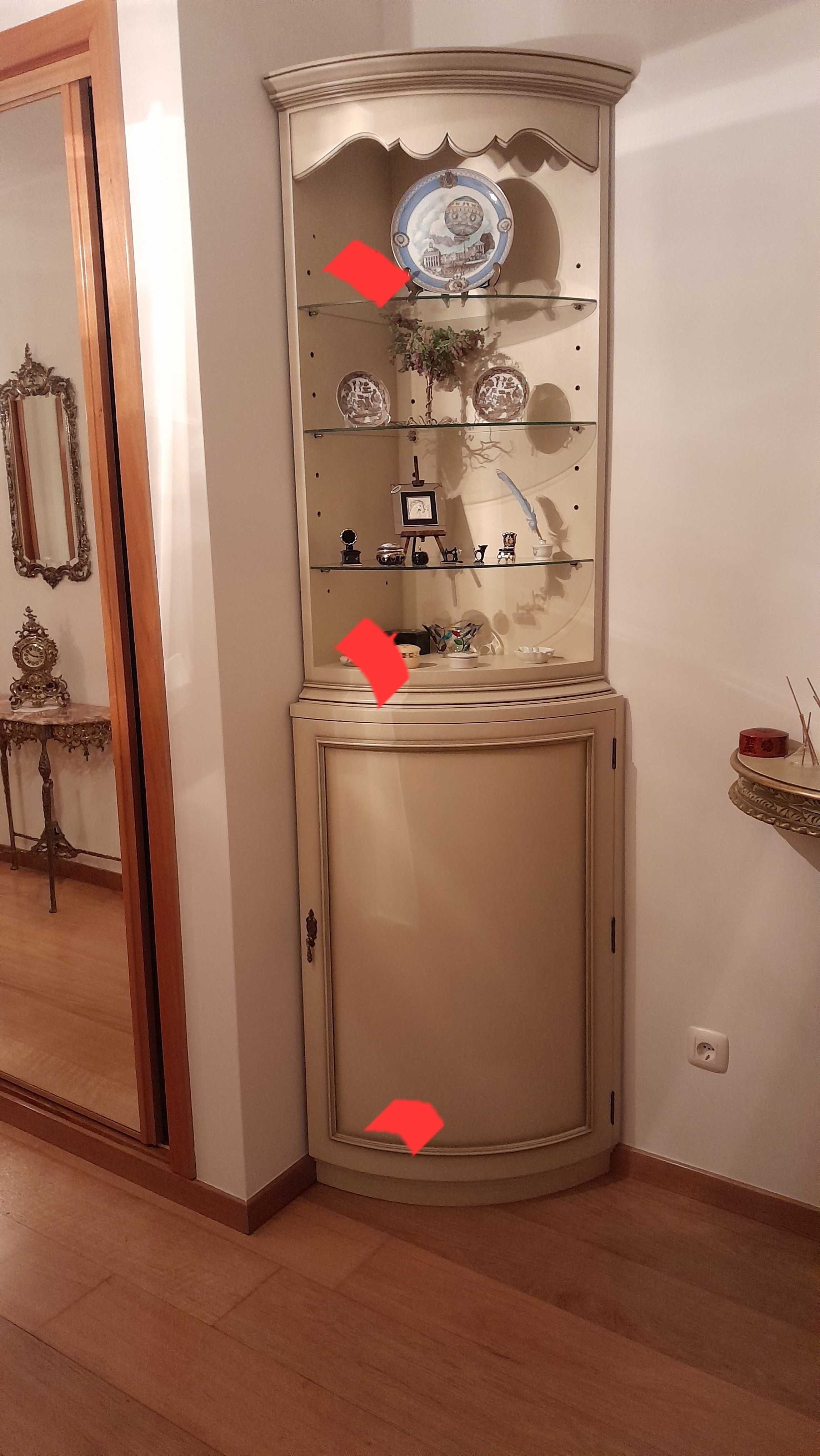 Móvel em tola com cama e biblioteca ou loçeiro, lacado beige claro